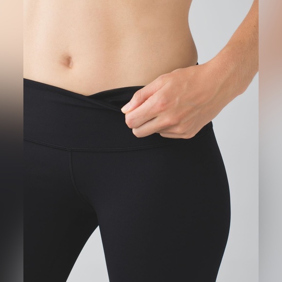 Lululemon Wunder Under Black Mid/low Waist Luxtreme Size 8 - Picture 3 of 11
